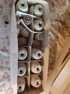 Electric fuses used, set of 9 large and 7 small