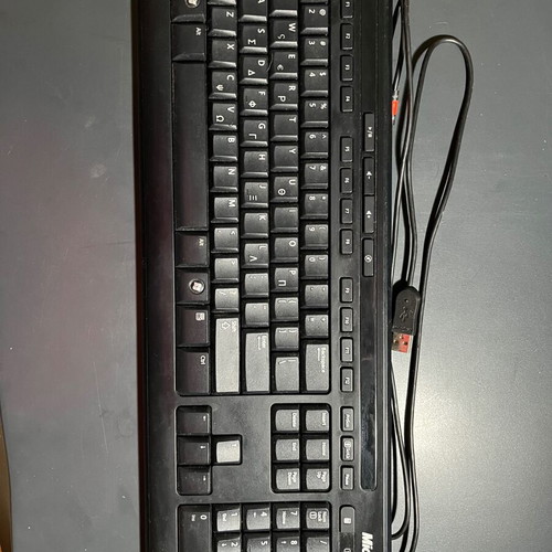 Microsoft wired keyboard used, model 600