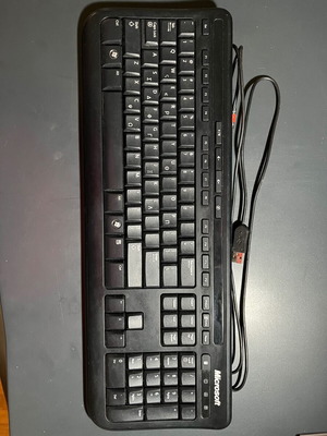Microsoft wired keyboard used, model 600