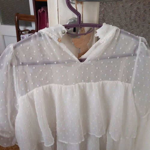 Zara t-shirt like new, white, size XS with bow