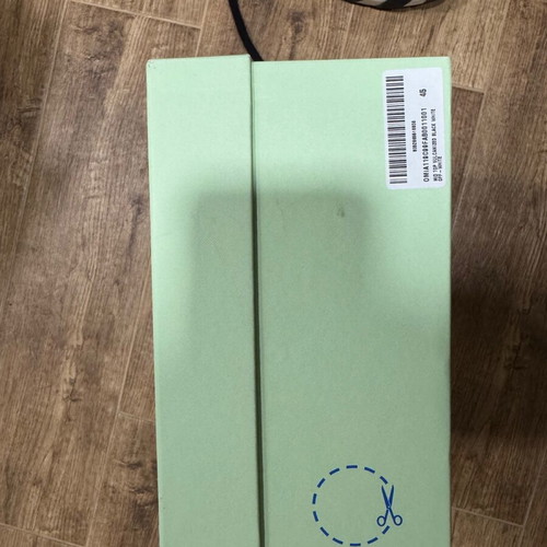Off White shoes like new, size 45, black with box