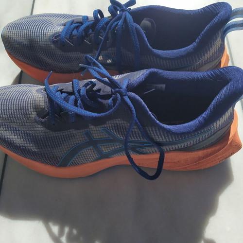 Asics Novablast 3 running shoes like new, blue orange, size 44