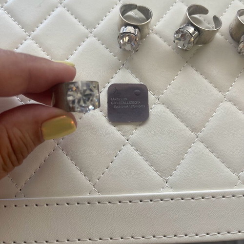 Ring with Swarovski stone new, adjustable size