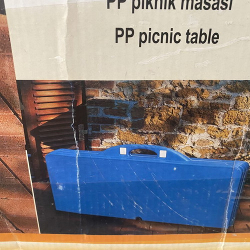 Picnic Table folding for four people with umbrella holder, like new