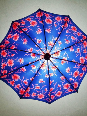 Ομπρέλα δεκαετίας &#039;60 μεταχειρισμένη, γυναικεία, κομψή