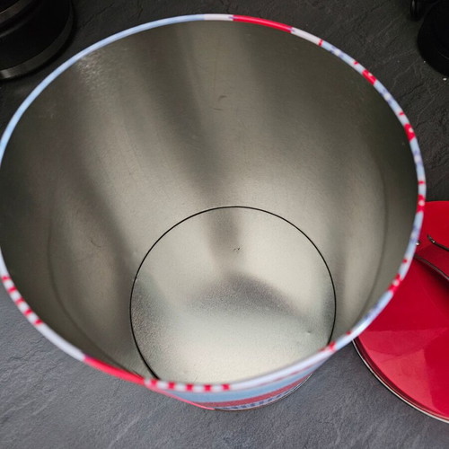 Vintage biscuit tin used