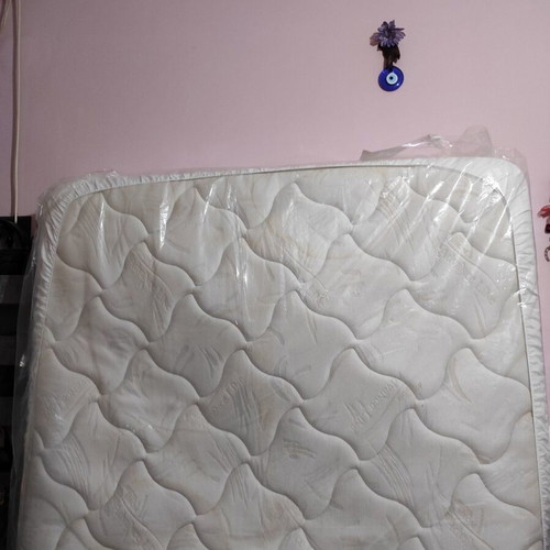 Bedroom furniture set used with Media Strom mattress gift