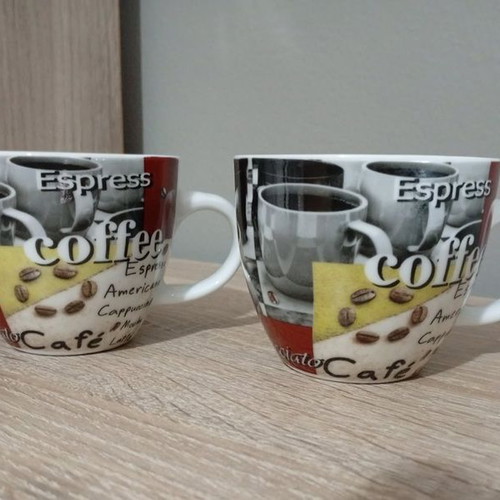 Coffee cup and saucer set 6 pieces like new