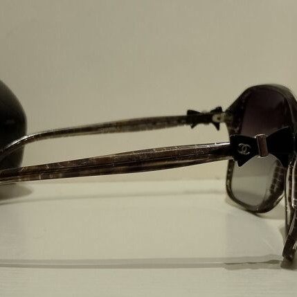 Chanel 5205 58-16-135 women's sunglasses used with case