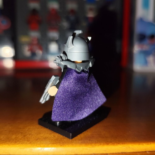 Shredder figure like new with base, purple cape, armor