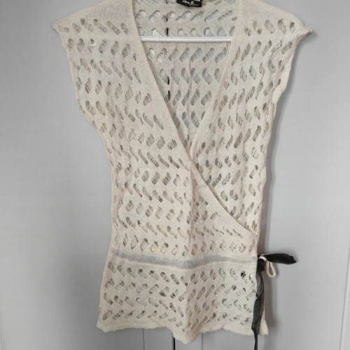 Beige knitted cardigan with openwork pattern and belt like new