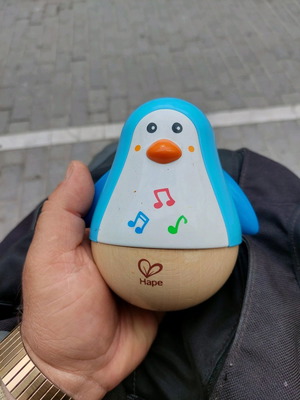 Hape πιγκουίνος από ξύλο με μουσική, από 6 μηνών, άριστο