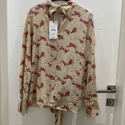 Zara women's blouse new, beige with floral pattern and front tie