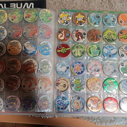 Pokémon Pickers album used with 210 pickers, 2 pieces