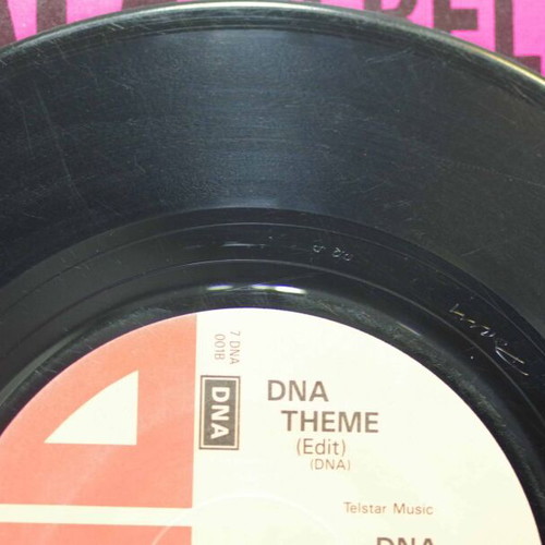 DNA Rebel Woman 7'' vinyl used, pop
