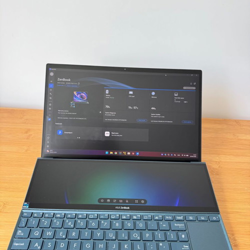 Asus ZenBook DUO UX482EAR laptop used with ScreenPad Plus dual touchscreen