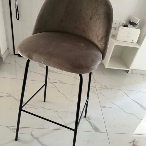 Chairs set of 4 like new, kitchen or dining room