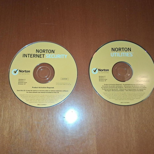 Norton Internet Security and Norton Utilities CD like new, set of 2