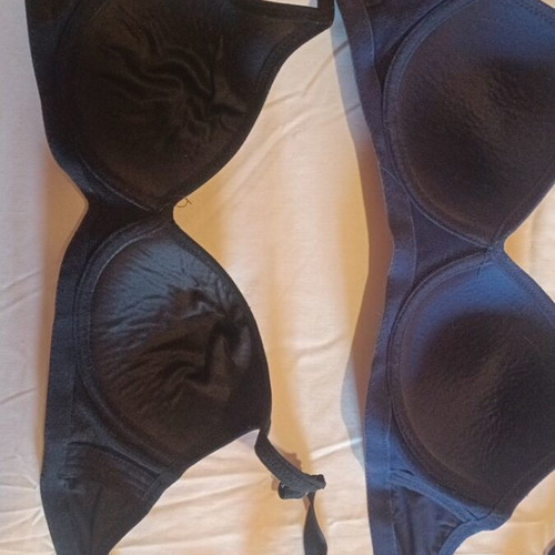 Bras set like new, 4 pieces, black and blue
