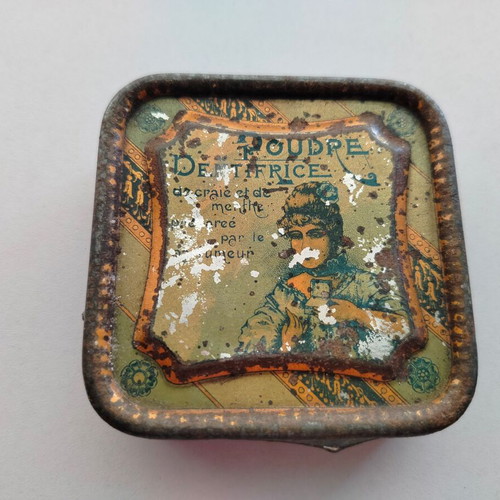 Metal powder box "Poudre Dentifrice" used, circa 1920s-30s