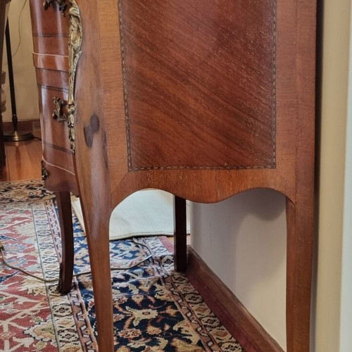 Console bar used with mirror and glass shelf