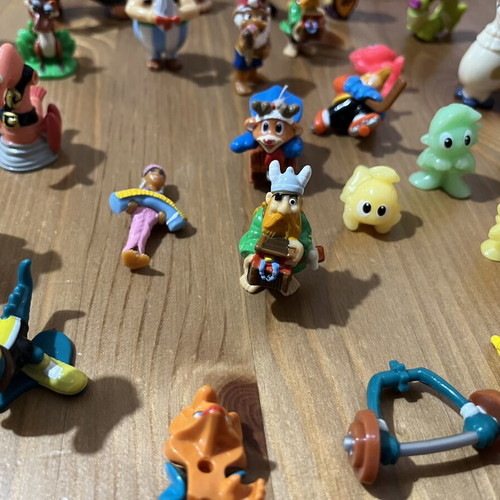 Figures and miniatures toys used