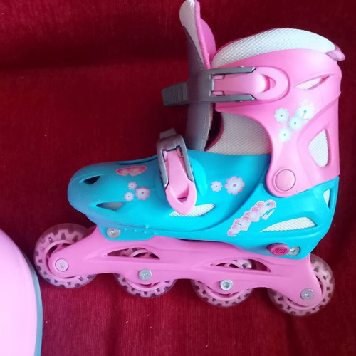 Children's roller skates set 2008 used, adjustable size with helmet, 3 pieces
