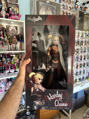 Harley Quinn Neca 1/4 Scale Collectors Figure like new