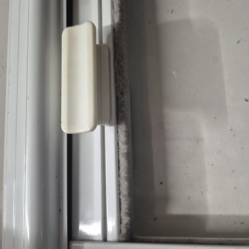 Automatic Aluminum Vertical Rolling Screen 75x79 cm, like new, white electrostatic paint