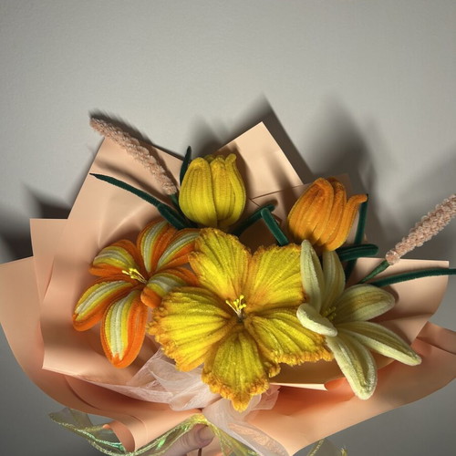 Handmade bouquet with 7 flowers like new