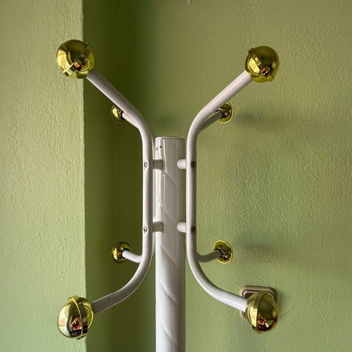 Coat rack in white with gold details like new