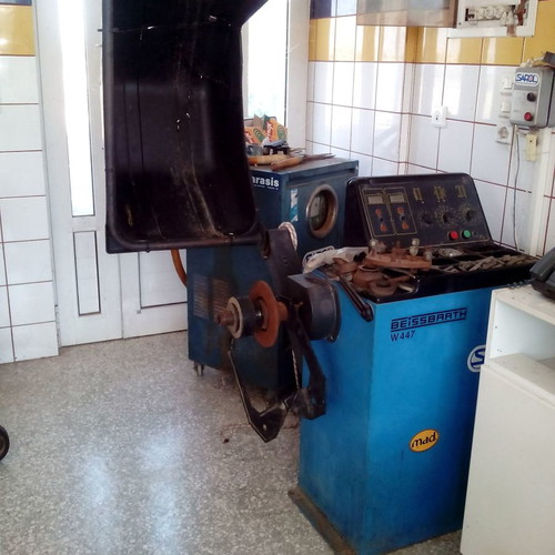 Baisbart wheel balancer used in excellent condition