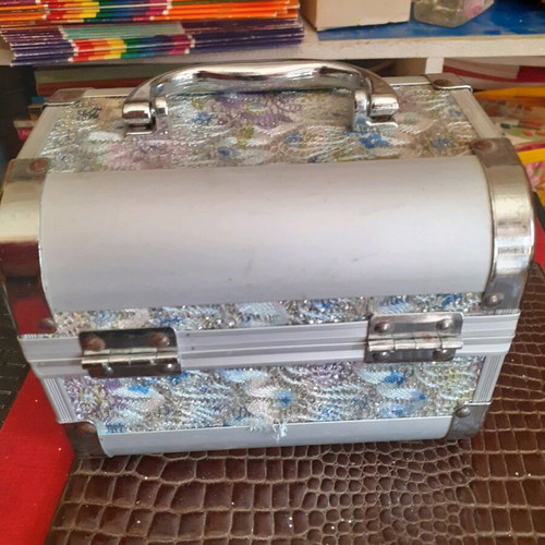 Jewelry box new pink and silver with lock for jewelry