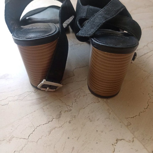 Vagabond black sandals used, thick straps, wooden heel 8cm, size 38
