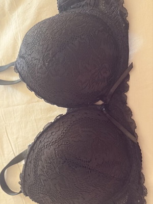 Lace bra black size 75/80C like new with gift panties M