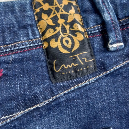 Denim skirt size 28 like new, blue