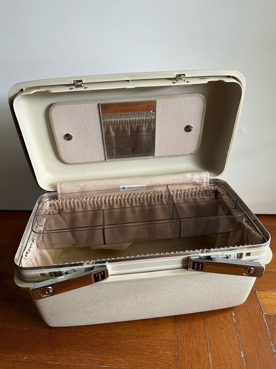 Samsonite beige vintage beauty case with… - € 90,00 - Vendora.cy