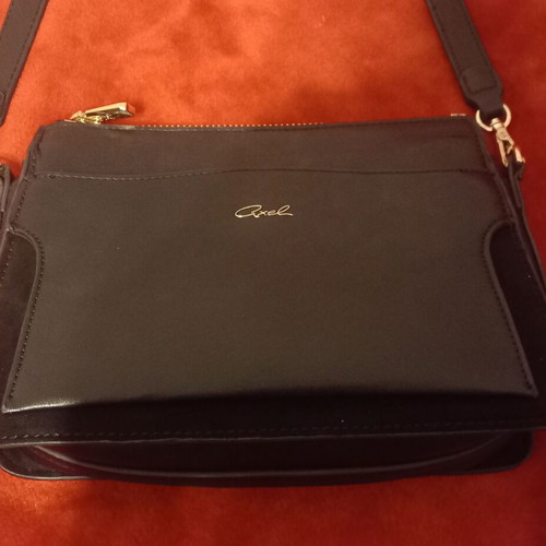 Axel black shoulder bag used with three compartments and external pocket