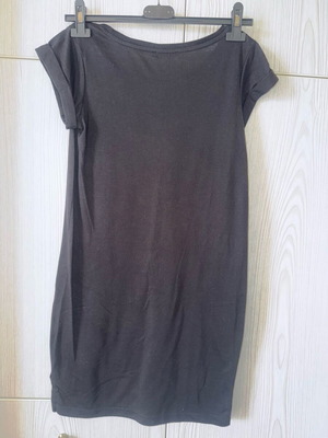 Women's black dress used, basic and comfortable