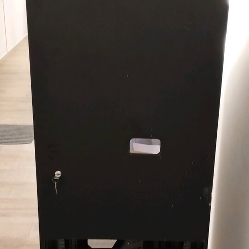 Rack 33 U 60x60 used with shelves and wheels