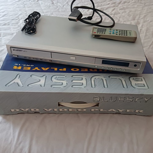 Bluesky GN5.1C DVD/CD player like new with remote and SCART cable
