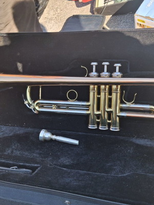 Stagg B-flat Trumpet like new