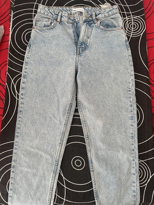Zara Mom Fit High-Waisted Jeans EU 36 Light Blue Denim Like New
