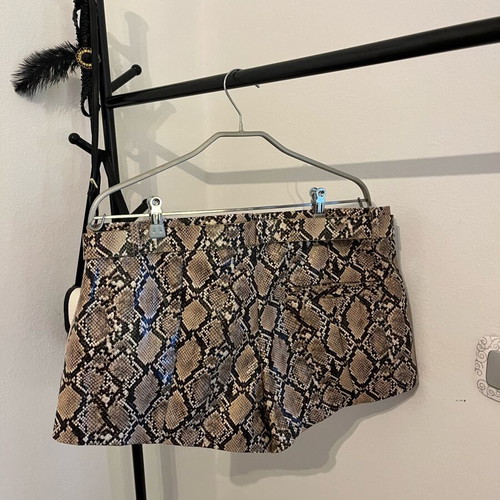 Snake print shorts new with tags Bershka brown XL