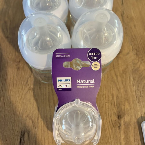 Philips Avent glass baby bottles pack of 4 with new nipples
