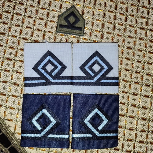 Epomides insignia for flight lieutenant, like new, set for winter and summer uniform