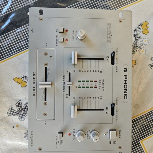 Phonic MX202 DJ mixer like new
