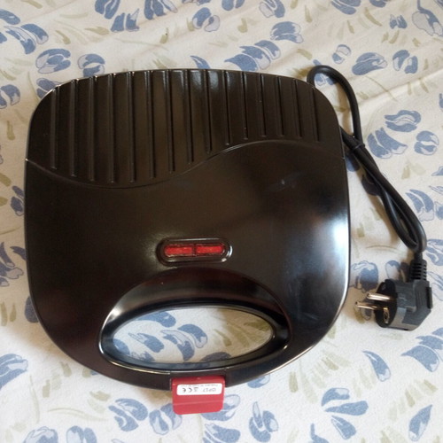 Toaster grill new, 750 watt