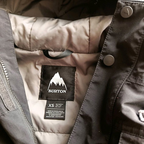 Burton Boys Dugout 2L Snow Jacket for Boys like new, black