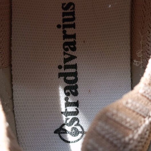 Stradivarius women's athletic shoes size 37 like new, white pink